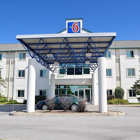 Motel 6-Whitby, On - Toronto East Экстерьер фото