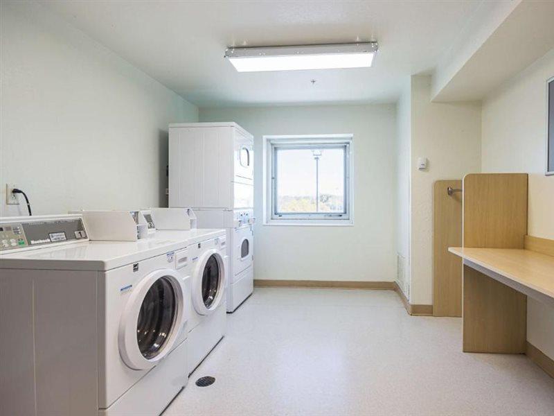 Motel 6-Whitby, On - Toronto East Экстерьер фото