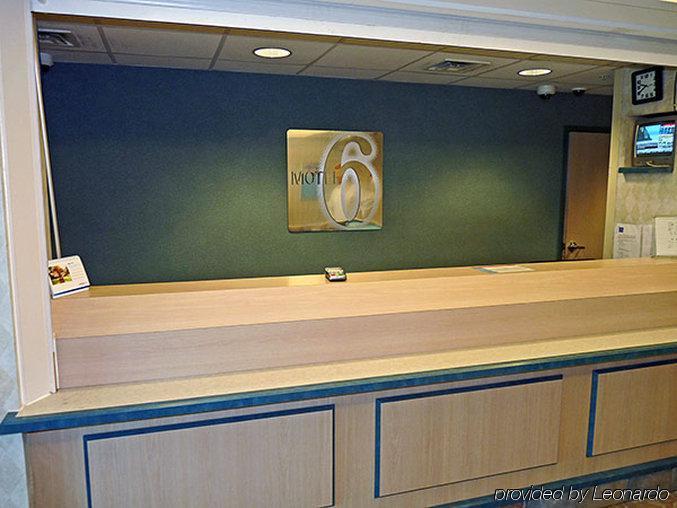Motel 6-Whitby, On - Toronto East Экстерьер фото