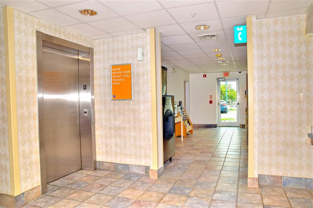Motel 6-Whitby, On - Toronto East Интерьер фото