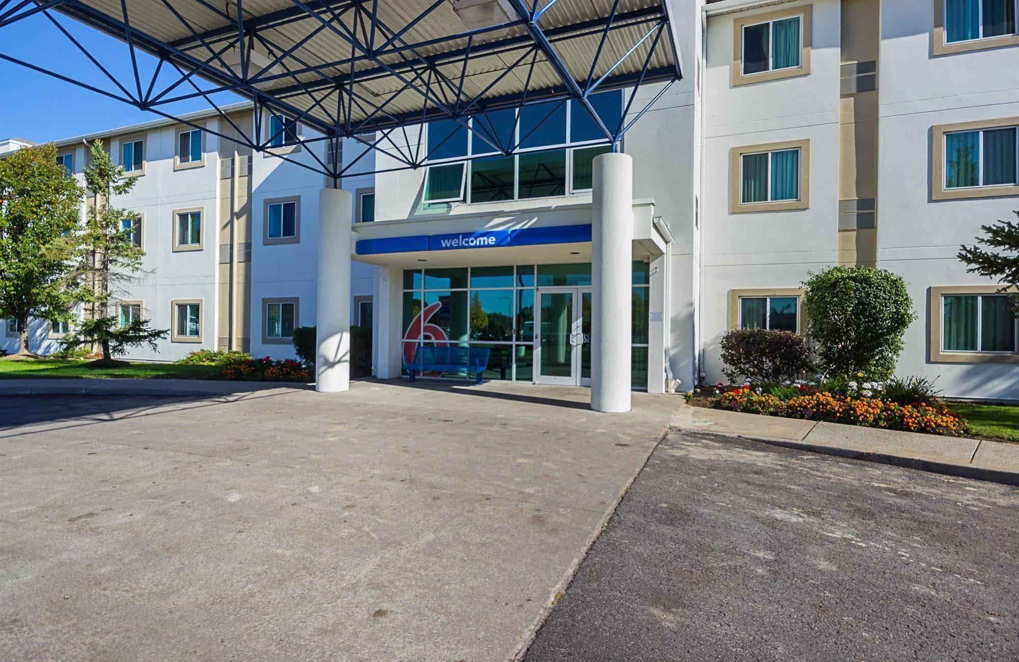 Motel 6-Whitby, On - Toronto East Экстерьер фото