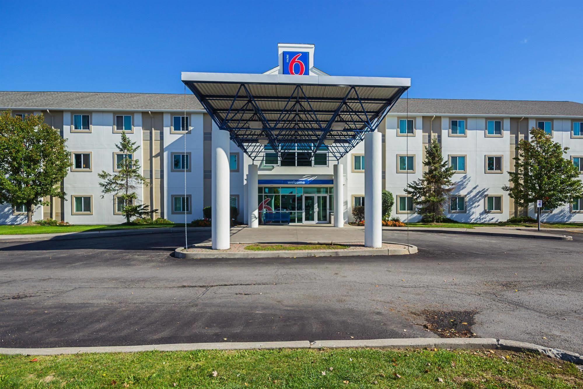 Motel 6-Whitby, On - Toronto East Экстерьер фото